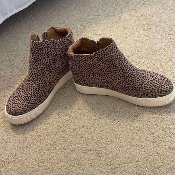 Leopard print slip on boots - Picture 1 of 2